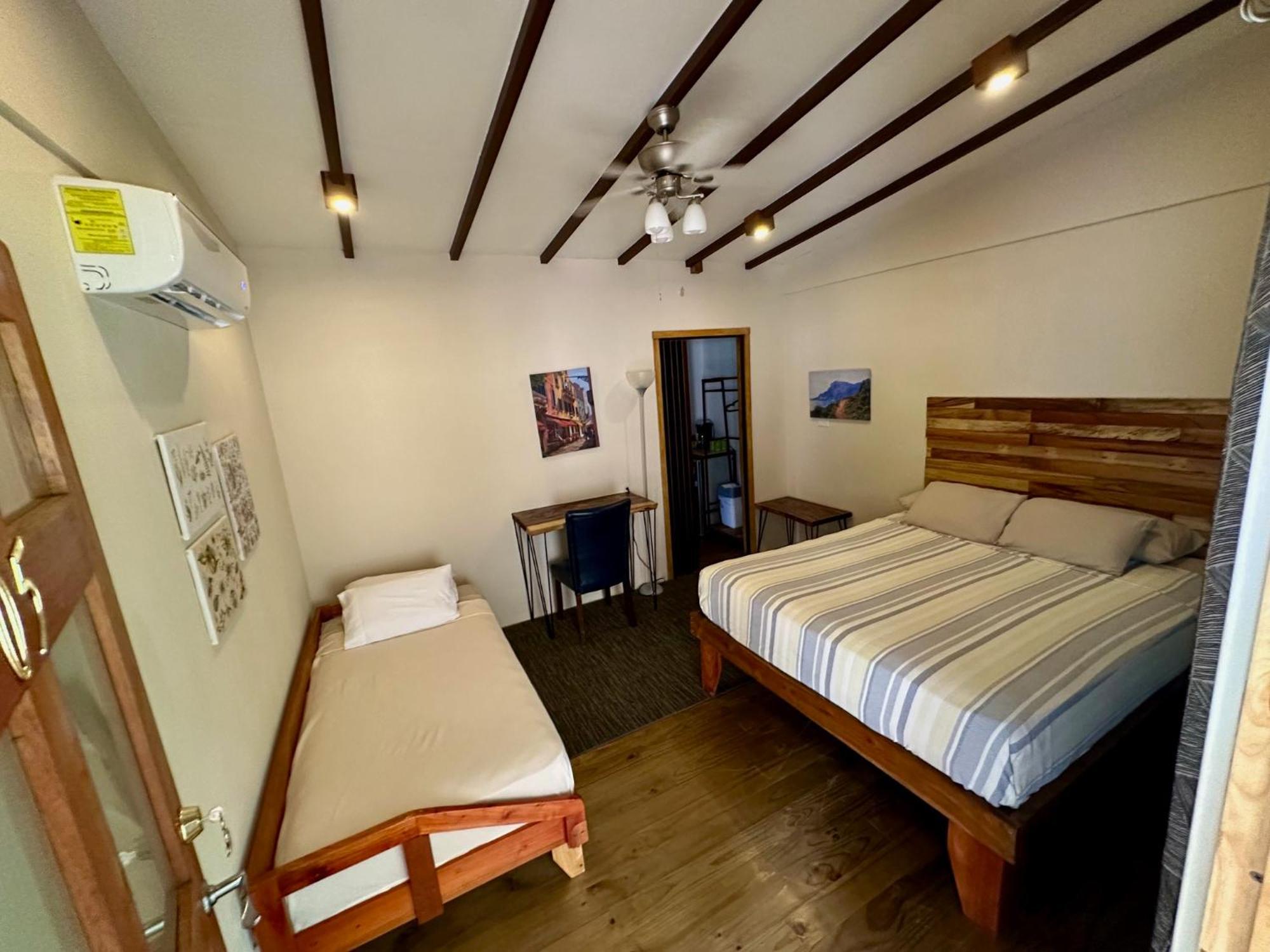 Bamboo River House And Hotel Dominical Room photo