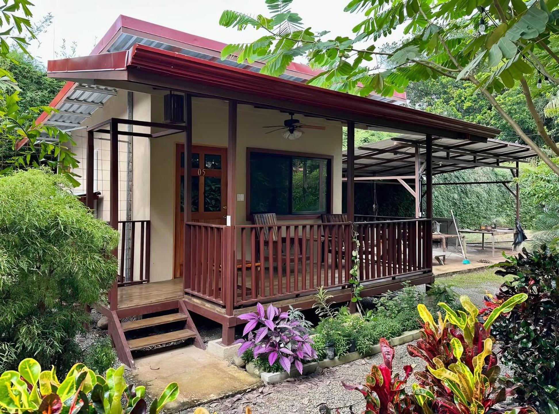 Bamboo River House And Hotel Dominical Exterior photo